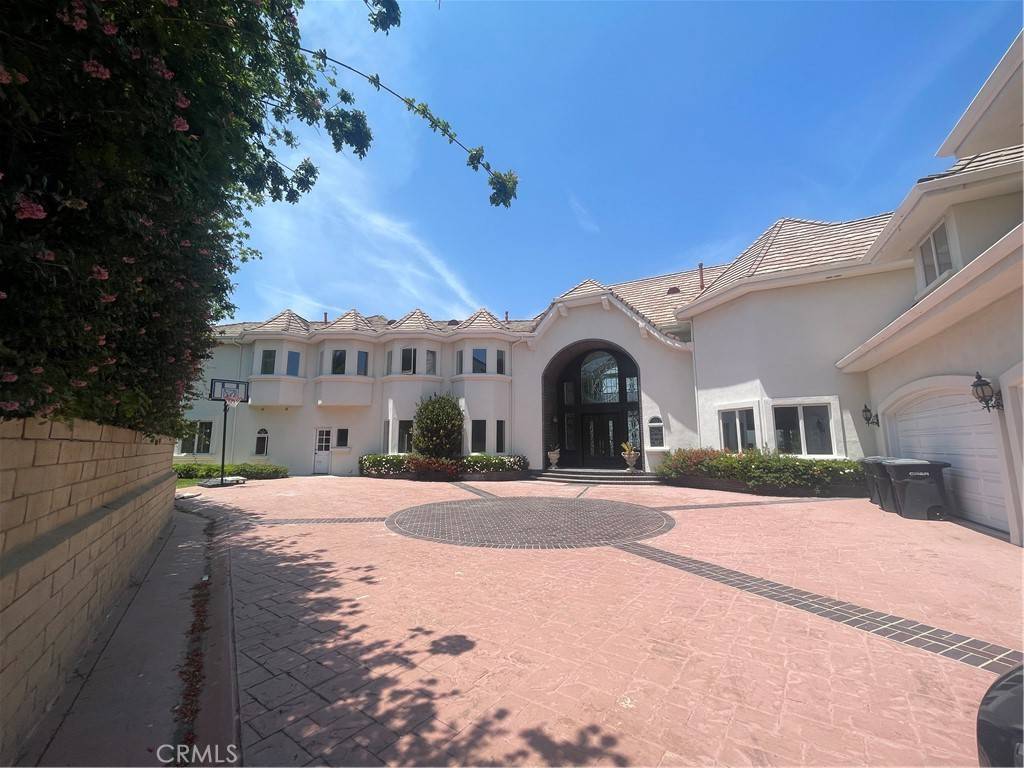 Orange, CA 92867,2836 N Kingsgate DR
