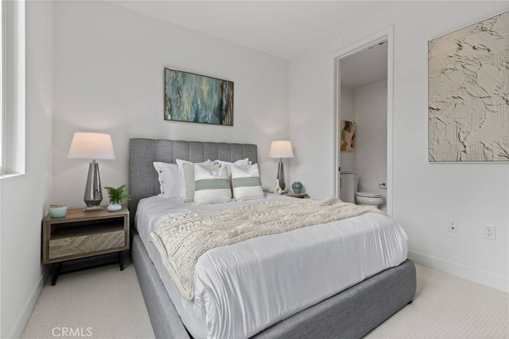 Santa Ana, CA 92705,585 S Lyon ST