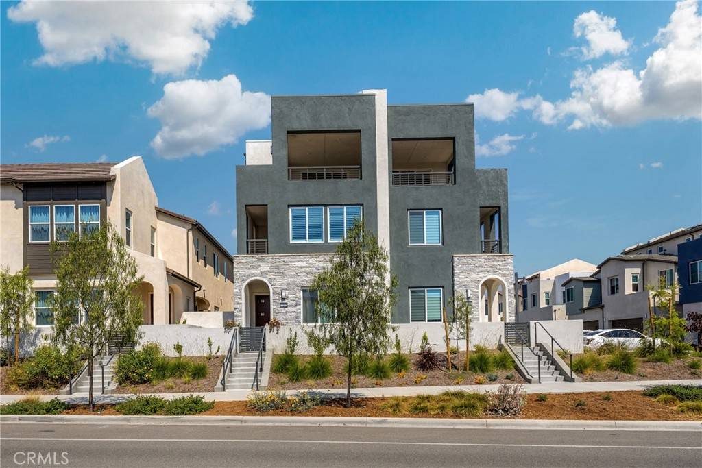 Irvine, CA 92618,1109 Cadence