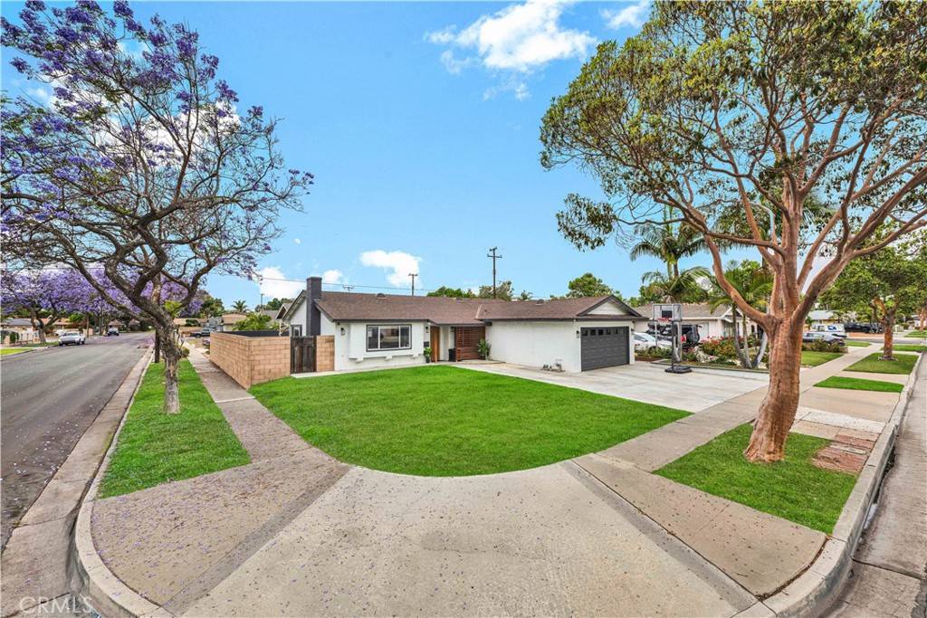 Santa Ana, CA 92704,2218 S Linda WAY