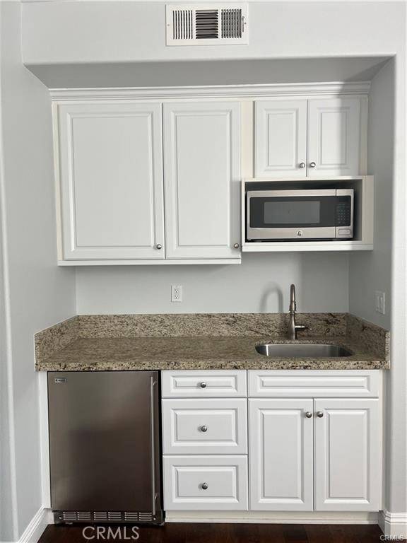 Irvine, CA 92618,254 Wicker
