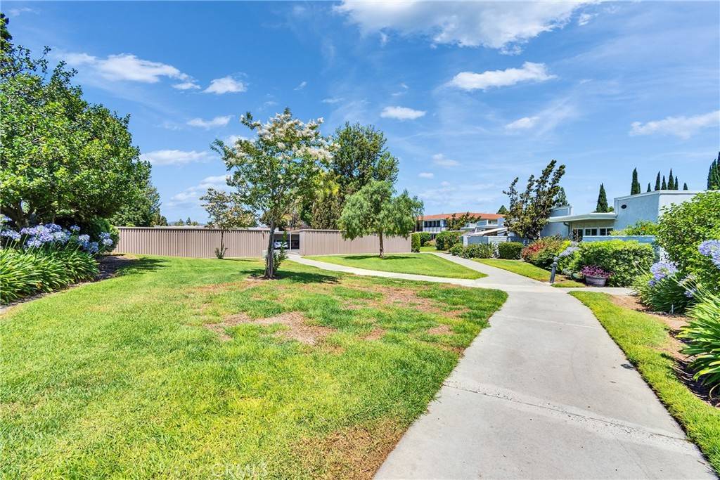 Laguna Woods, CA 92637,2119 Via Puerta #Q