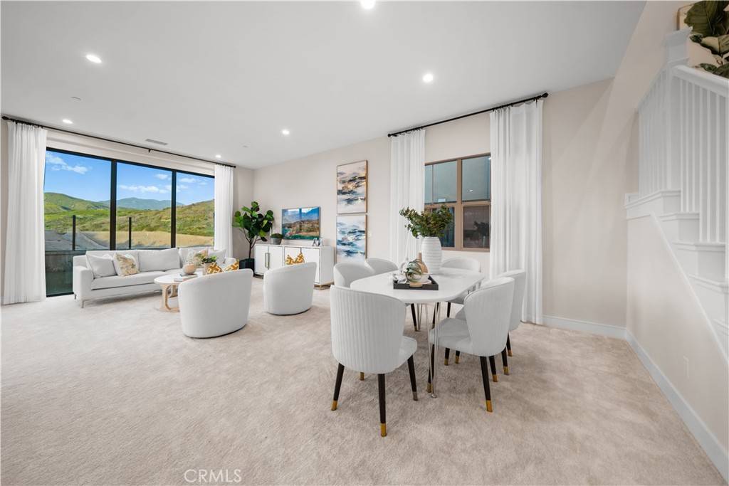 146 Tomahawk Irvine, CA 92618