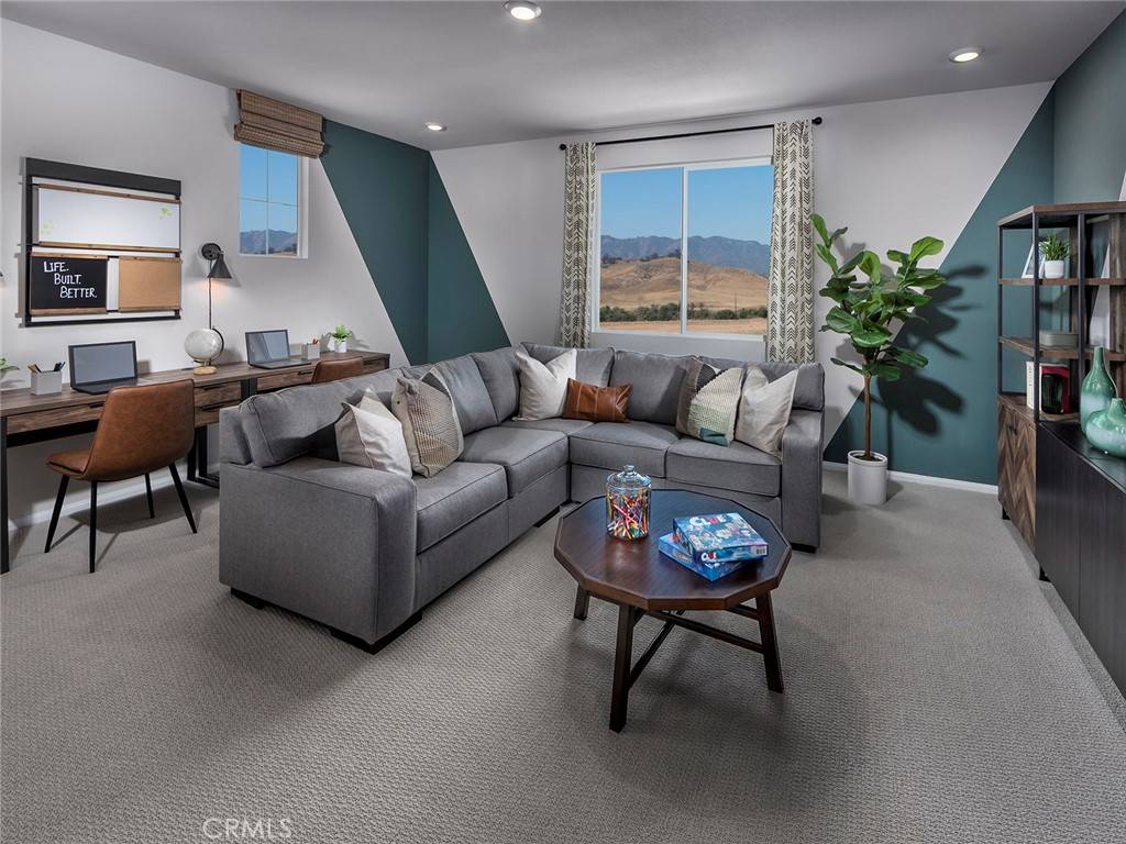 Lake Elsinore, CA 92532,19501 Hanging Rock RD