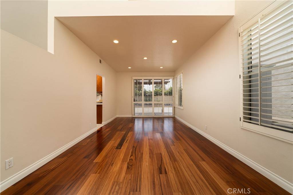 Tustin, CA 92782,2312 San Leandro