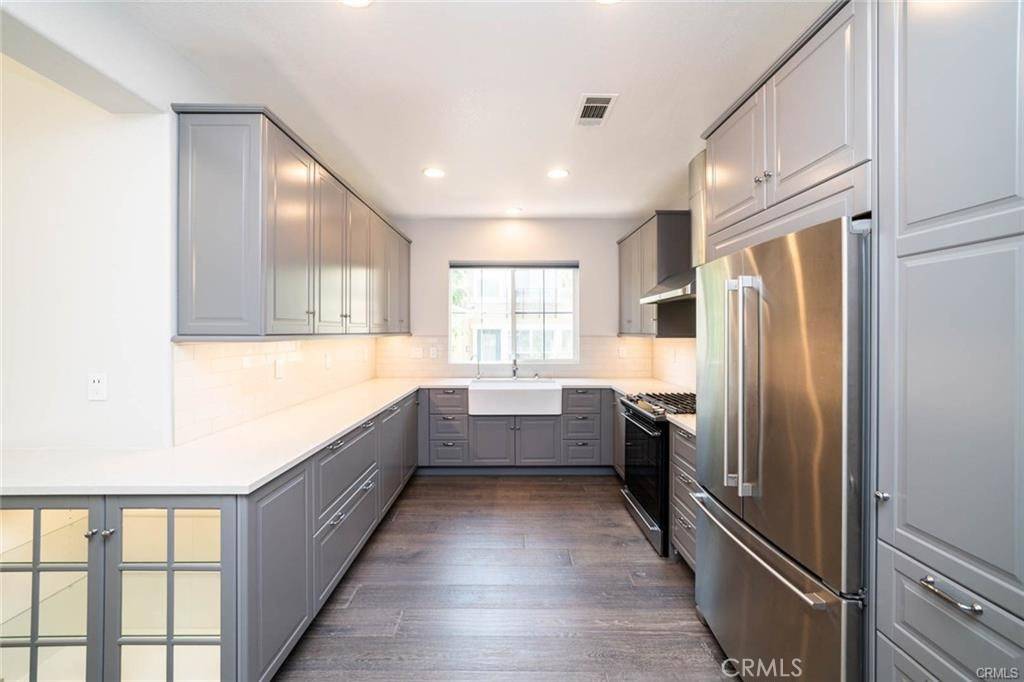 Irvine, CA 92602,8 San Clemente