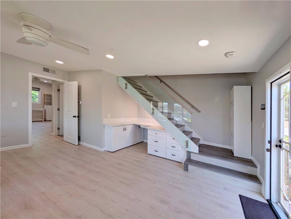 Irvine, CA 92604,11 Oval RD #1