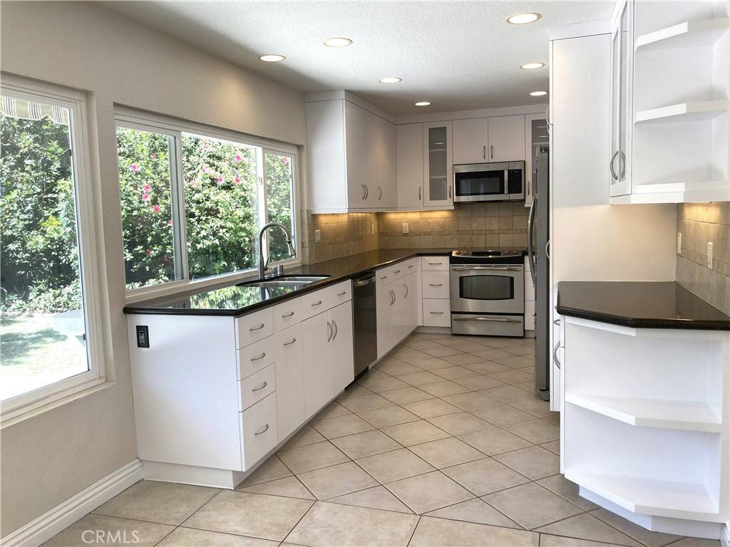 Irvine, CA 92604,13 Blazing Star