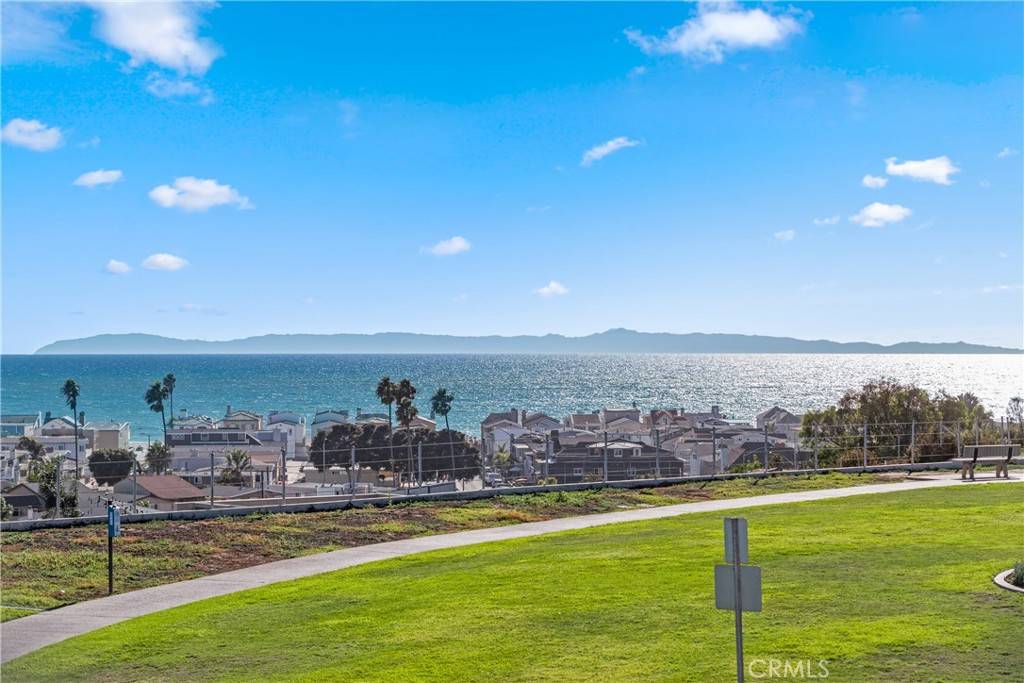 Newport Beach, CA 92663,200 Paris Lane #214
