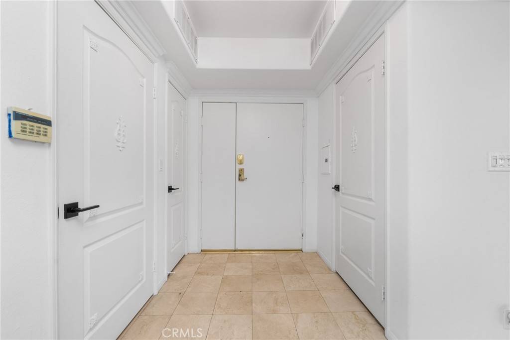 Sherman Oaks, CA 91423,4426 Ventura Canyon AVE #204