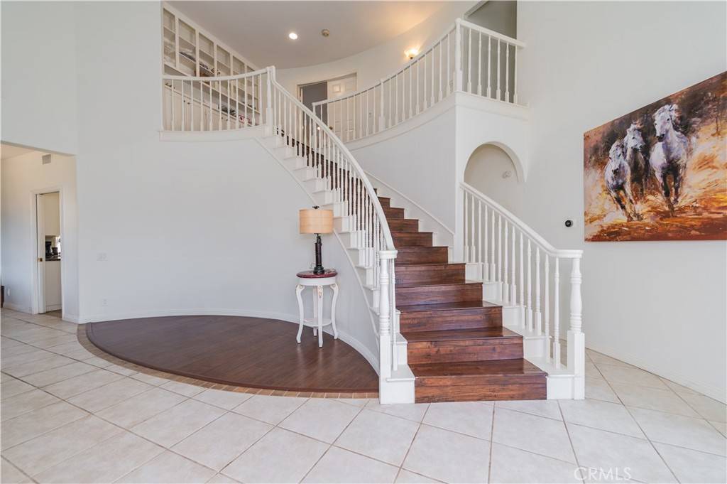 Yorba Linda, CA 92887,28105 Hollyberry LN