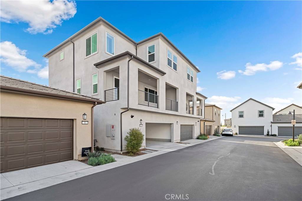 Irvine, CA 92618,297 Lynx