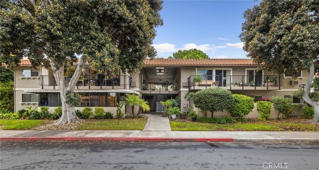 Laguna Woods, CA 92637,2114 Via Puerta #B