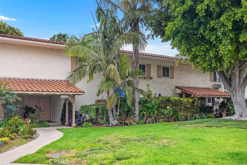 Laguna Woods, CA 92637,2301 Via Puerta #B