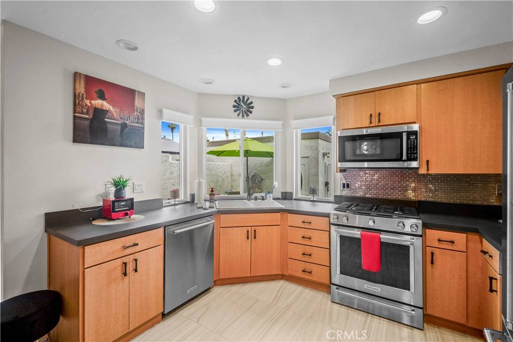 Huntington Beach, CA 92649,16703 Castaway LN