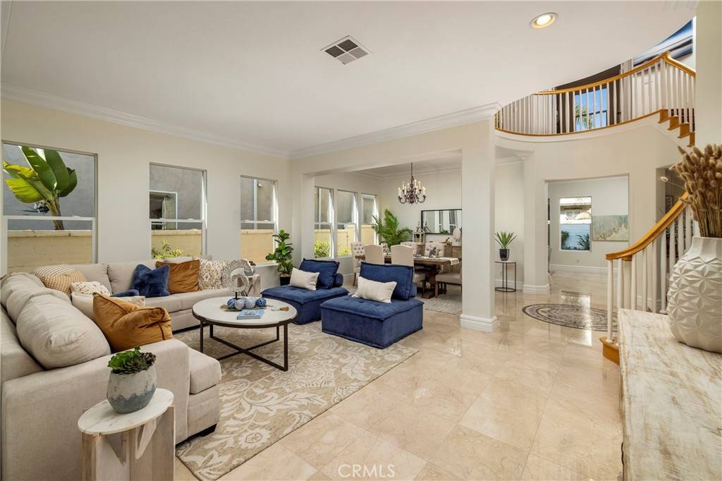 Huntington Beach, CA 92648,19084 Redford LN