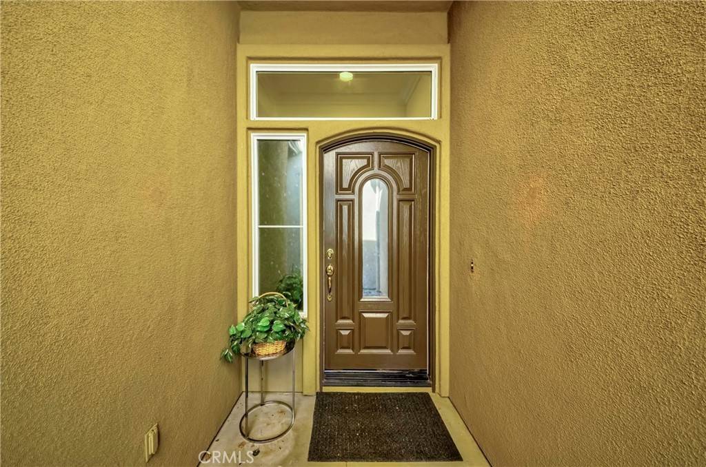 Corona, CA 92883,9371 Pioneer LN