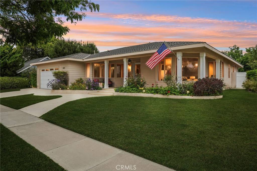 Los Alamitos, CA 90720,11272 Weatherby RD