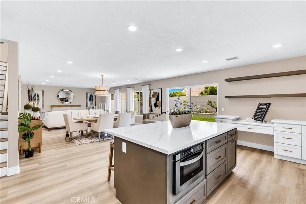 Lake Forest, CA 92630,22461 Silver Spur