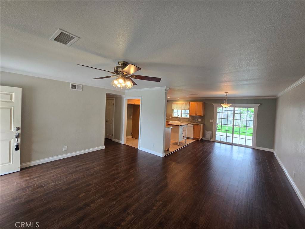 Huntington Beach, CA 92647,6792 Sylvia DR