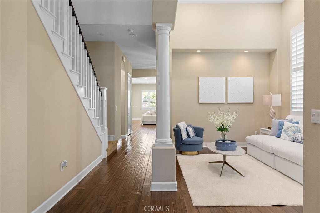 Huntington Beach, CA 92649,17472 Oakbluffs LN
