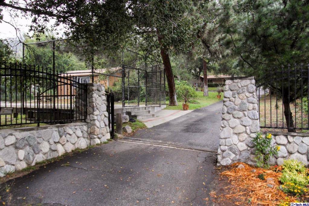 Altadena, CA 91001,3518 Hollyslope RD