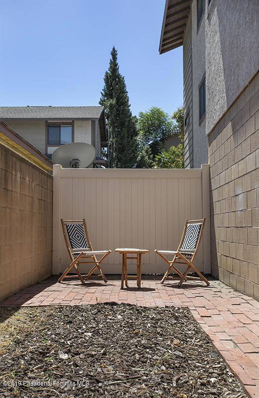 Monrovia, CA 91016,910 W Foothill BLVD #B