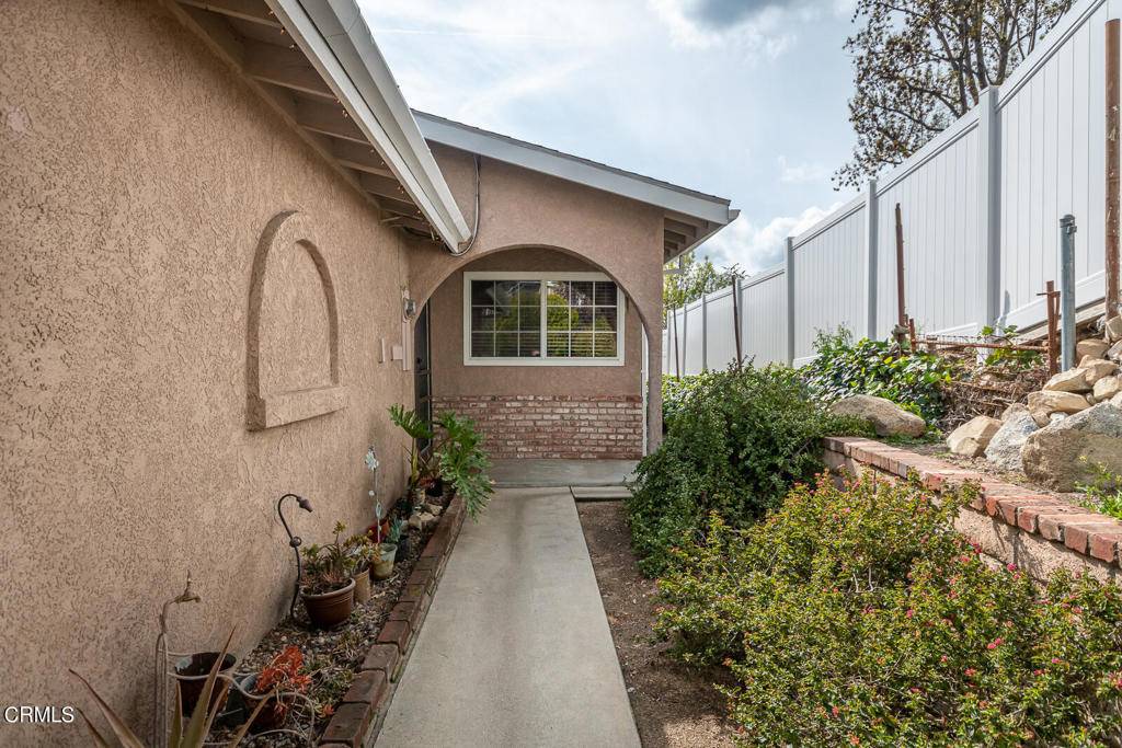 Tujunga, CA 91042,10753 Redmont AVE