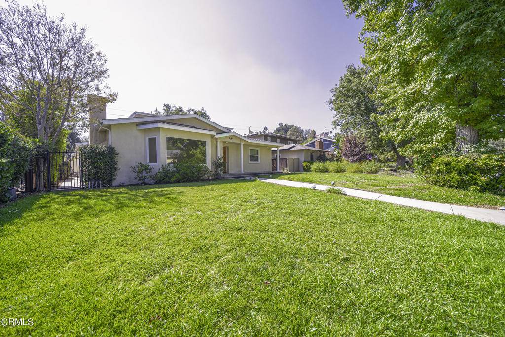 La Canada Flintridge, CA 91011,168 Lamour DR