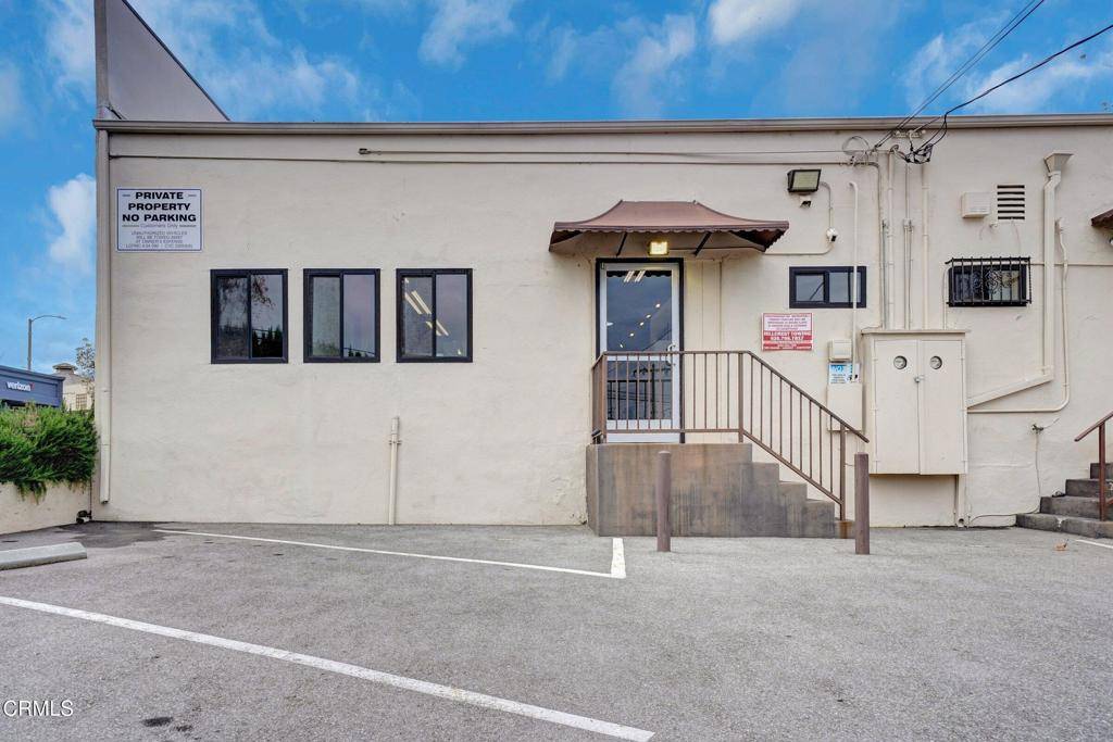 La Canada Flintridge, CA 91011,930 Foothill BLVD