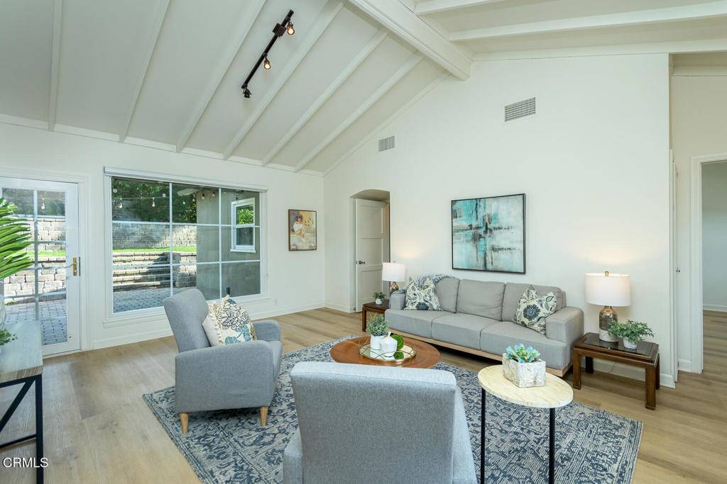 La Crescenta, CA 91214,3051 Orange AVE