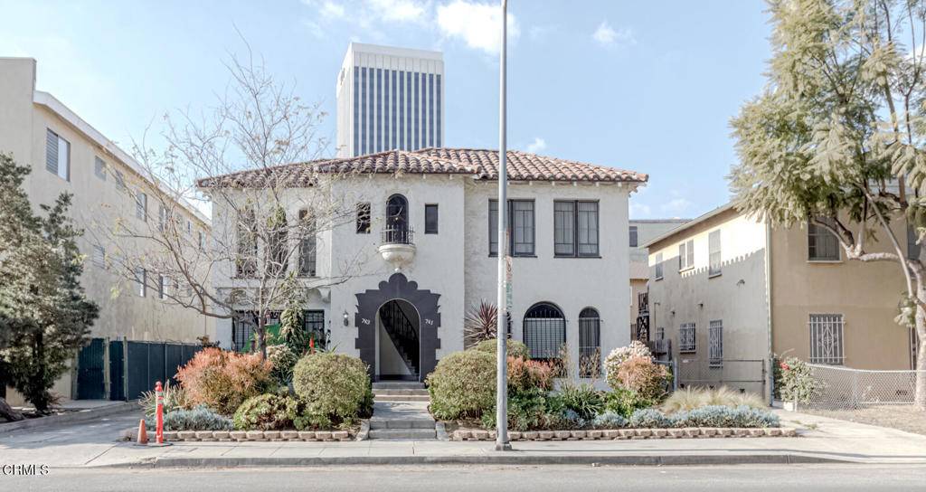 Los Angeles, CA 90036,741 S Curson AVE