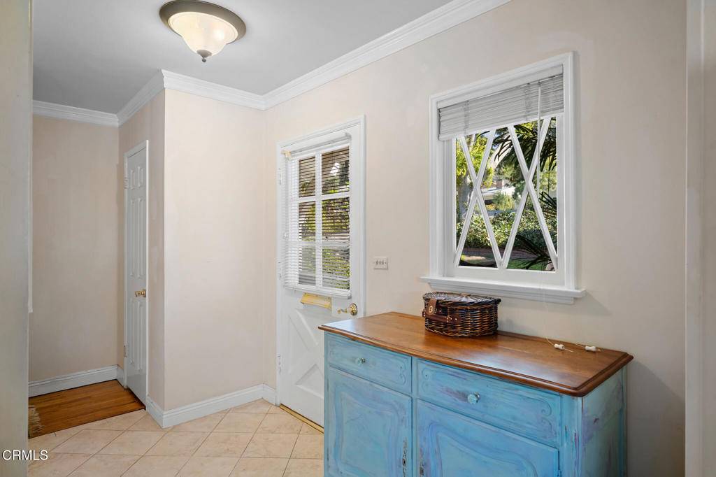 Tujunga, CA 91042,9745 Cabanas