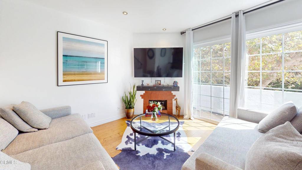 Sherman Oaks, CA 91403,15002 Magnolia BLVD #8