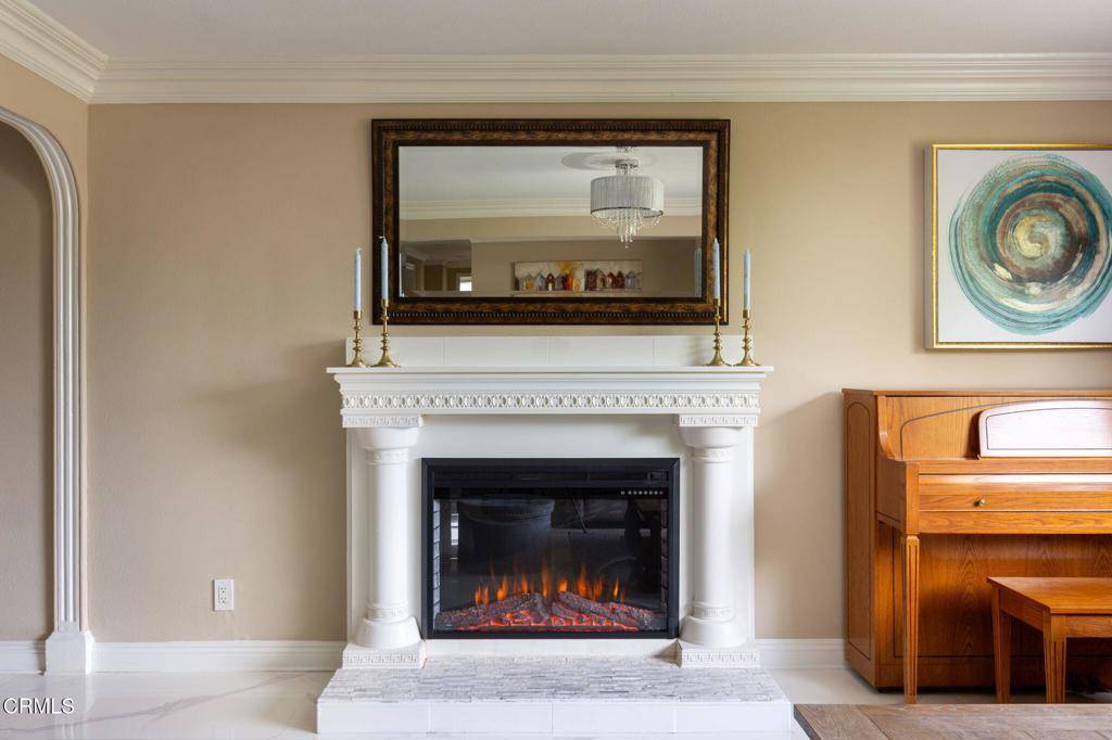 North Hollywood, CA 91605,8117 Coldwater Canyon AVE