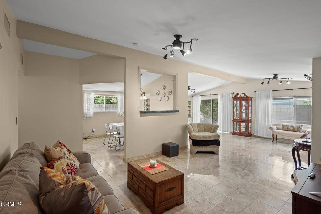 Winnetka, CA 91306,20764 Haynes ST