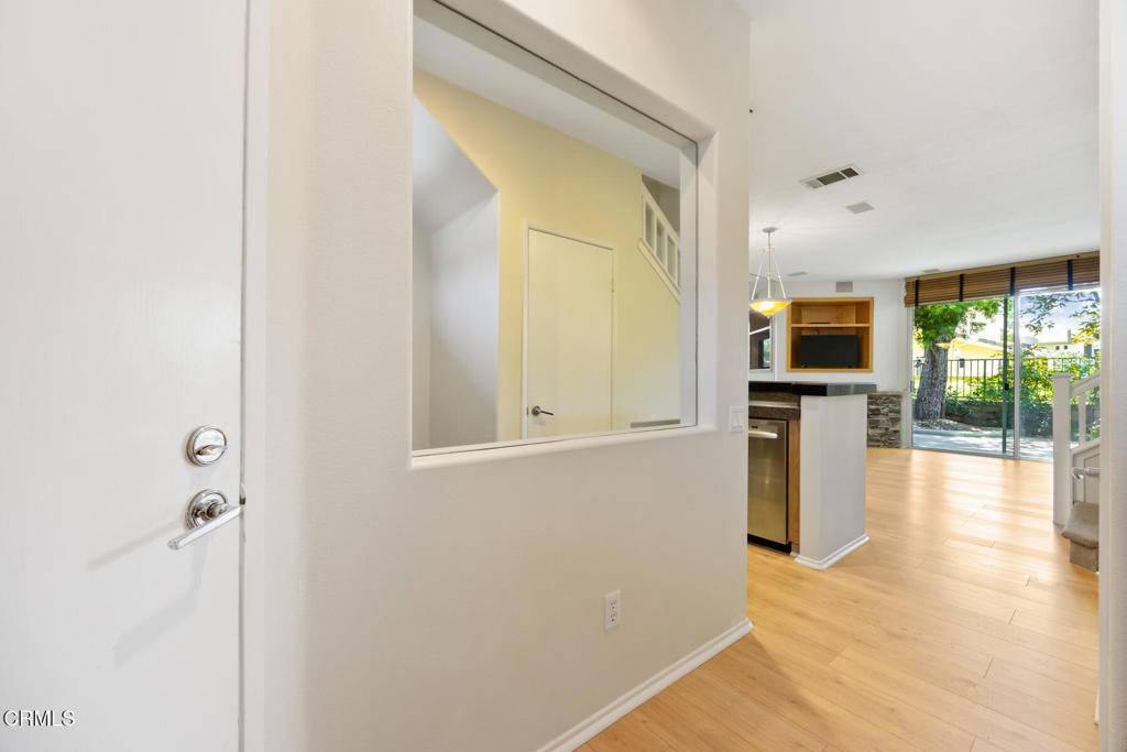 Valencia, CA 91354,23636 Big Sky Walk #137