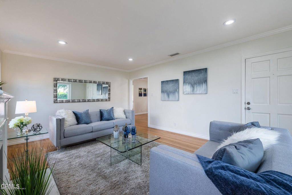 La Canada Flintridge, CA 91011,4614 Grand AVE