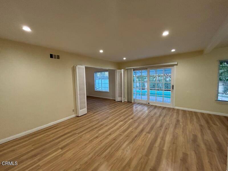 Tarzana, CA 91356,5350 Garden Grove AVE