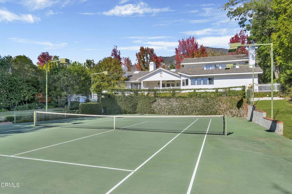 La Canada Flintridge, CA 91011,832 Valley Crest ST
