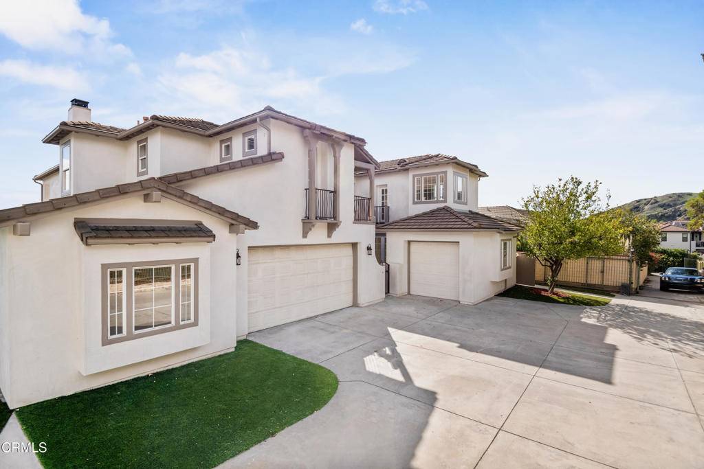 Burbank, CA 91504,3318 Durham CT