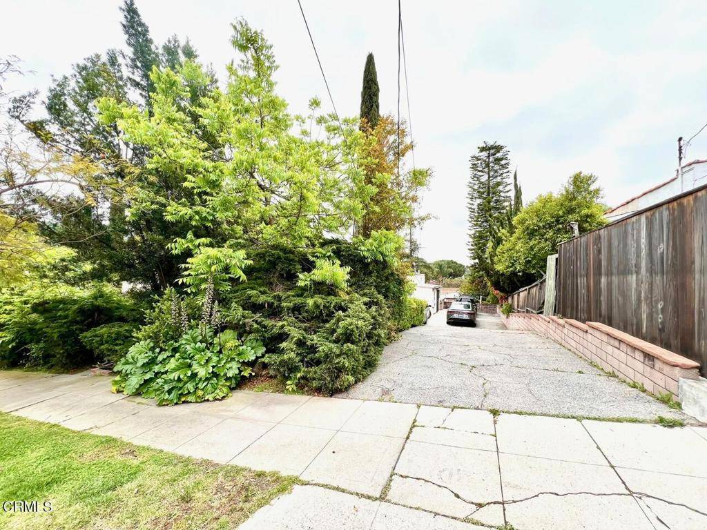 Los Angeles, CA 90027,Address not disclosed