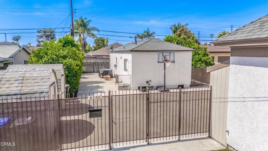 Downey, CA 90241,8328 Texas ST