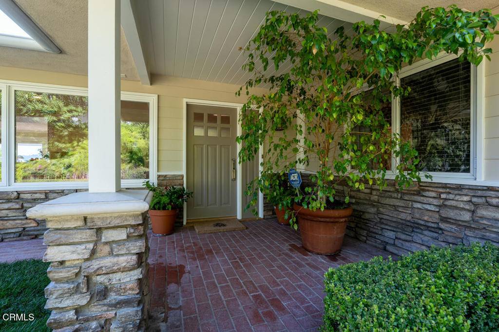La Canada Flintridge, CA 91011,5109 Redwillow LN