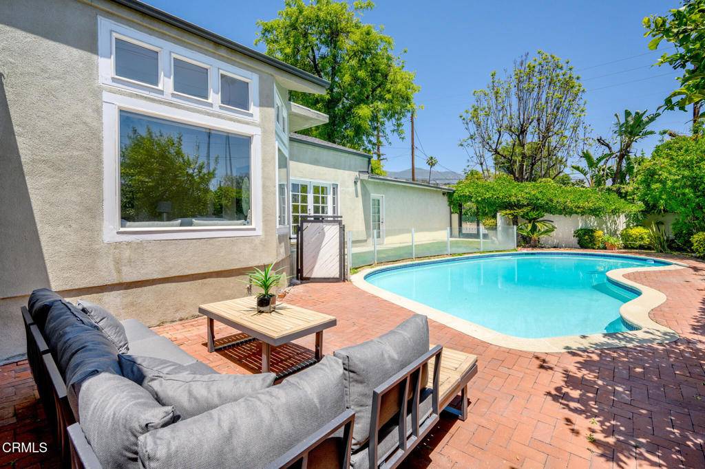 La Canada Flintridge, CA 91011,4917 Angeles Crest HWY