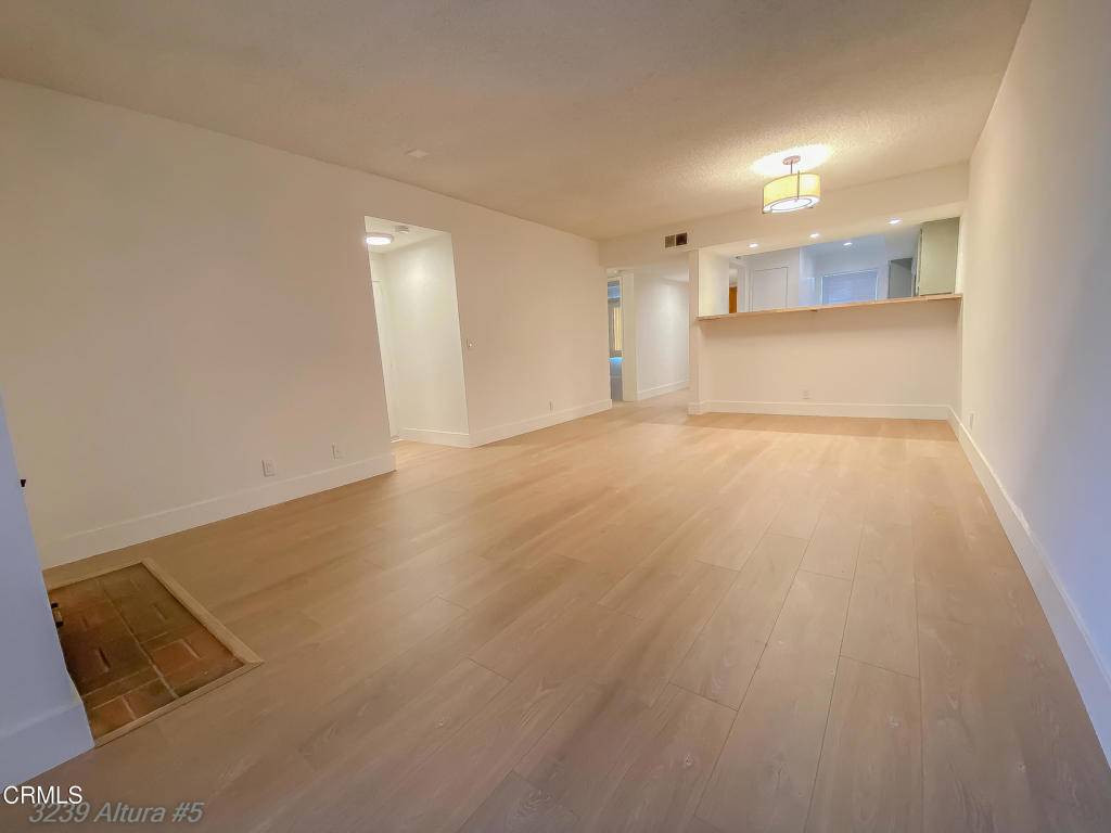 Glendale, CA 91214,3239 Altura AVE #5