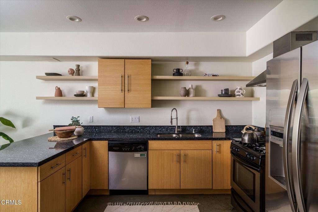 Los Angeles, CA 91601,5232 Satsuma AVE #106