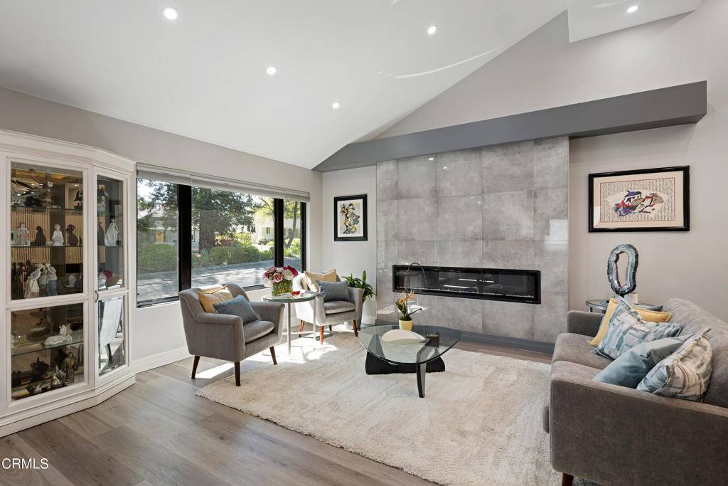 La Canada Flintridge, CA 91011,4428 Oakwood AVE