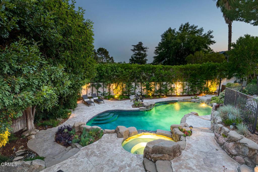 La Crescenta, CA 91214,2320 Mountain AVE
