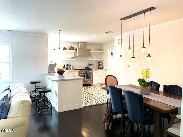 Downey, CA 90241,10456 Pomering RD